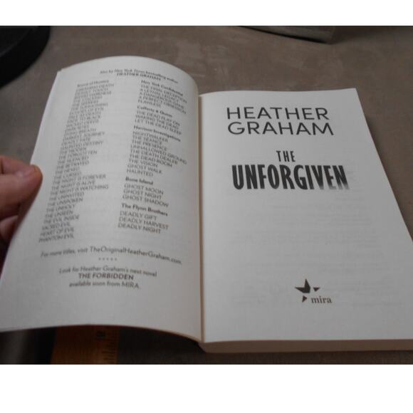 The Unforgiven by Heather Graham Paperback 2021 Krewe of Hunters #33 - Picture 4 of 7